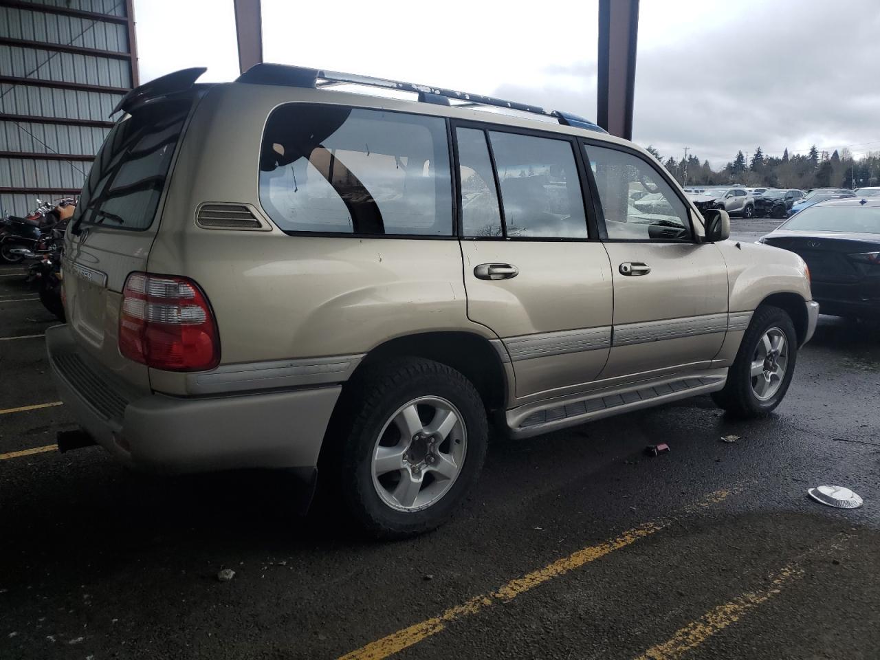 2003 Toyota Land Cruiser - Image 3