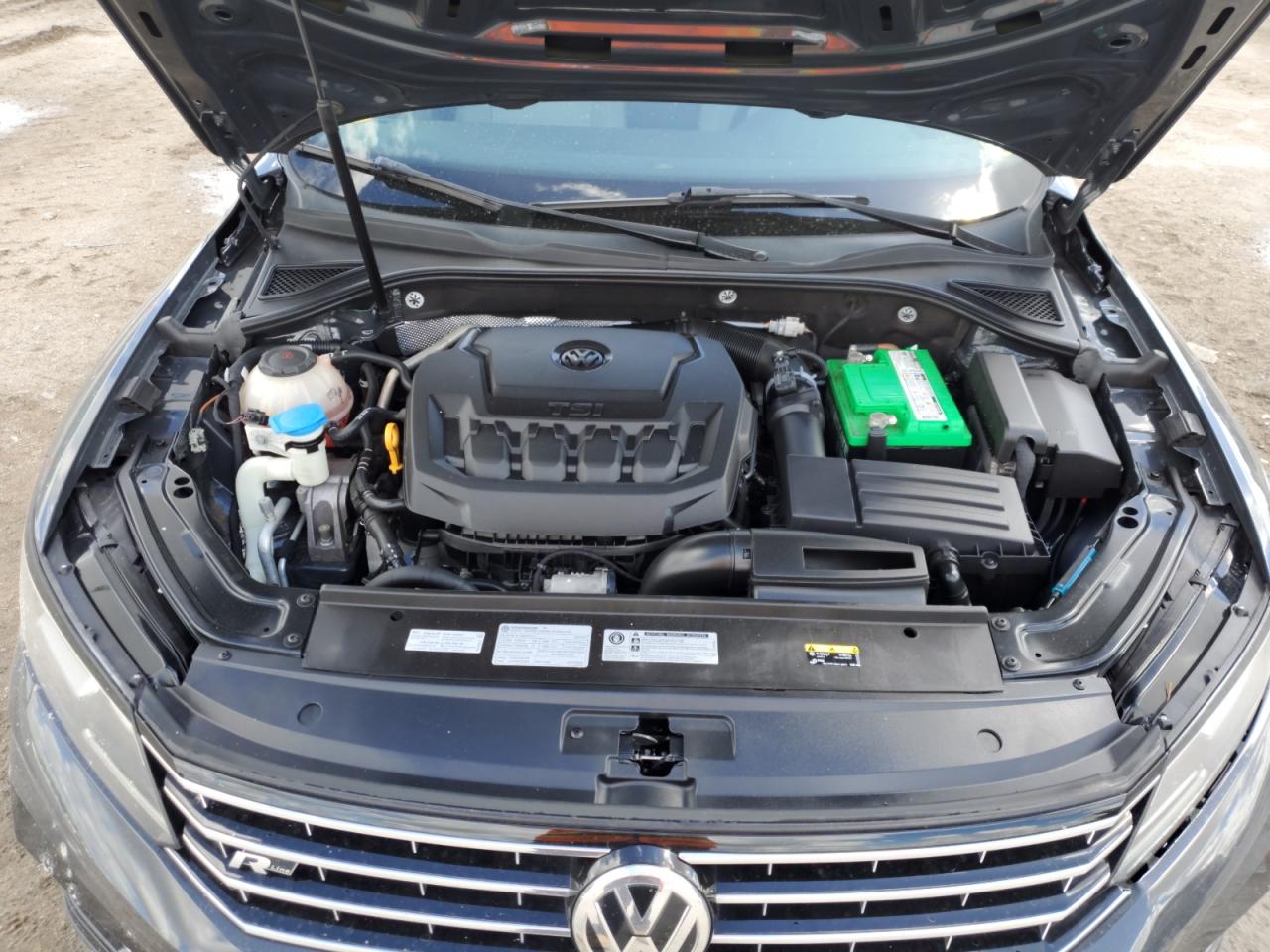 2018 Volkswagen Passat - Image 11