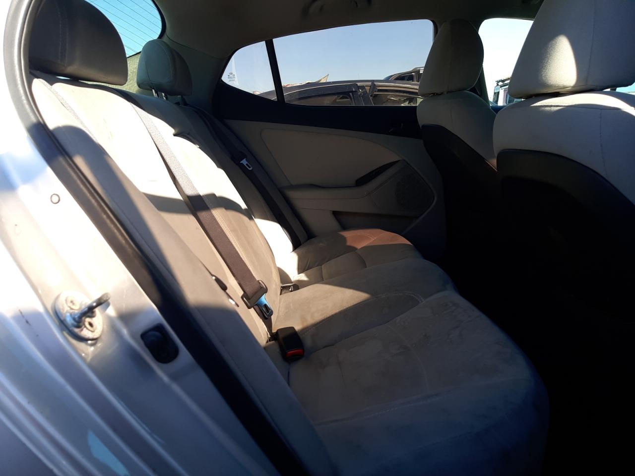 2012 Kia Optima - Image 10