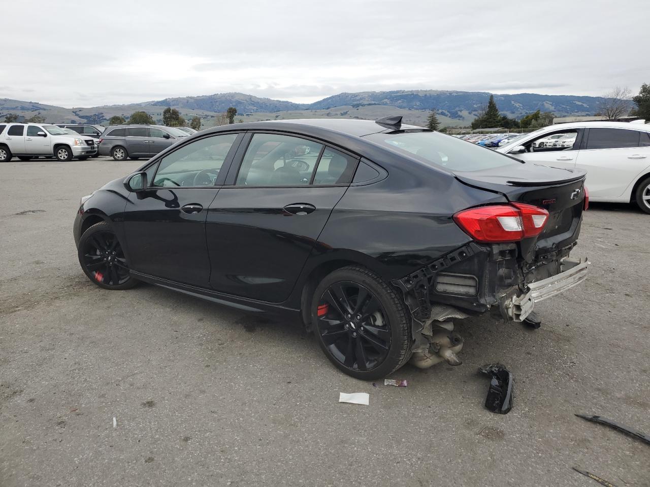 2018 Chevrolet Cruze - Image 2