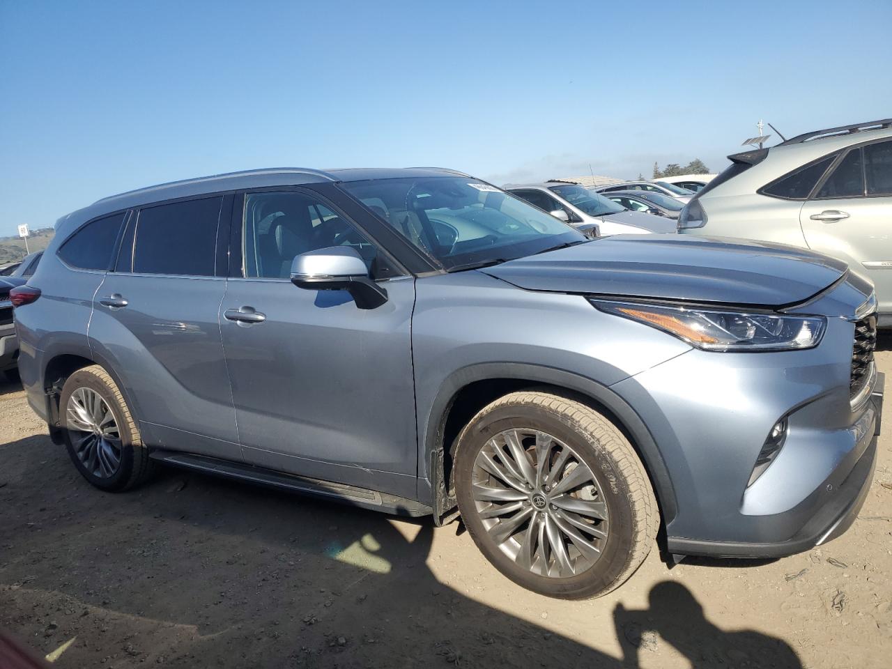 2020 Toyota Highlander - Image 4