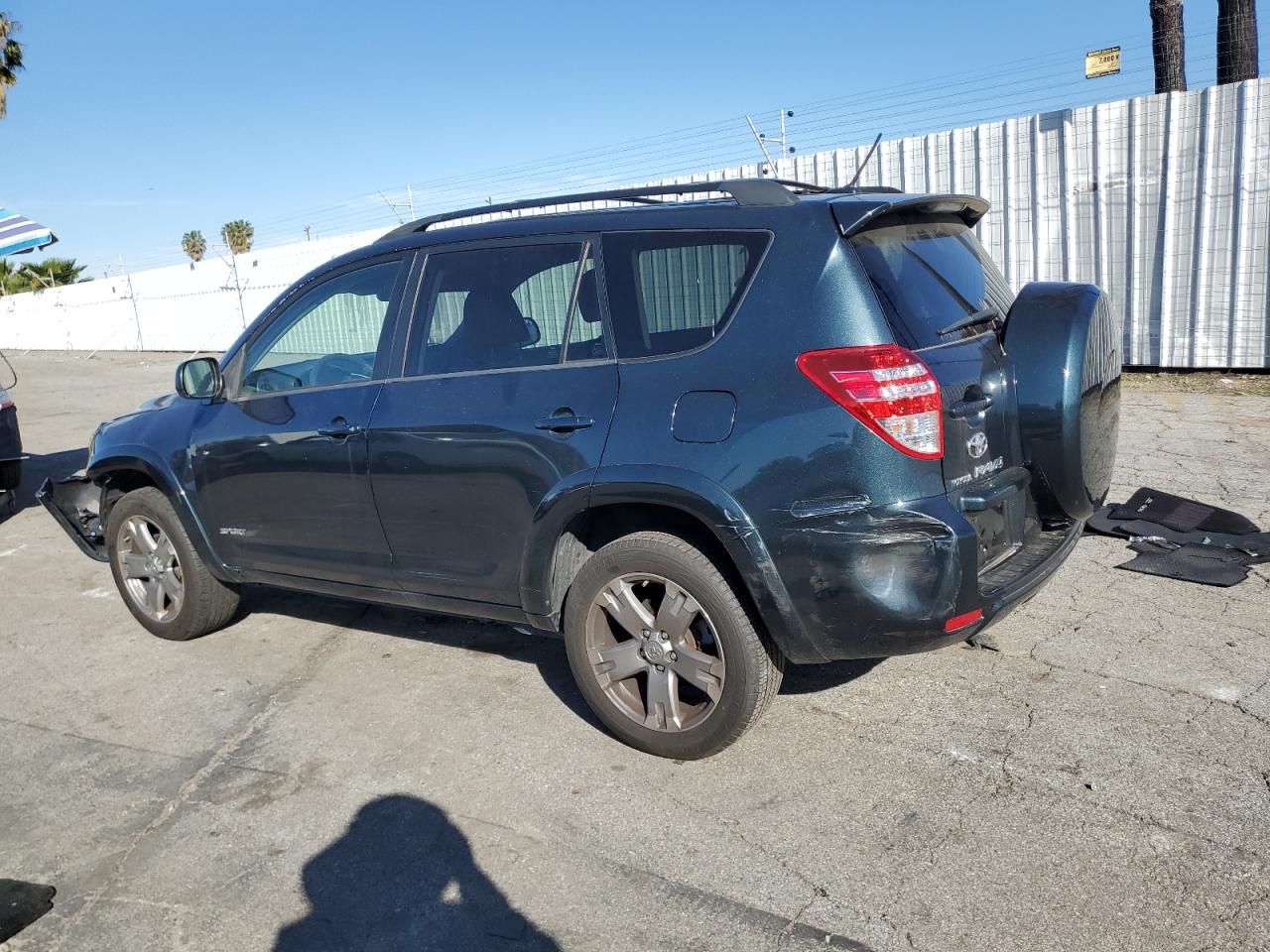 2009 Toyota RAV 4 - Image 2