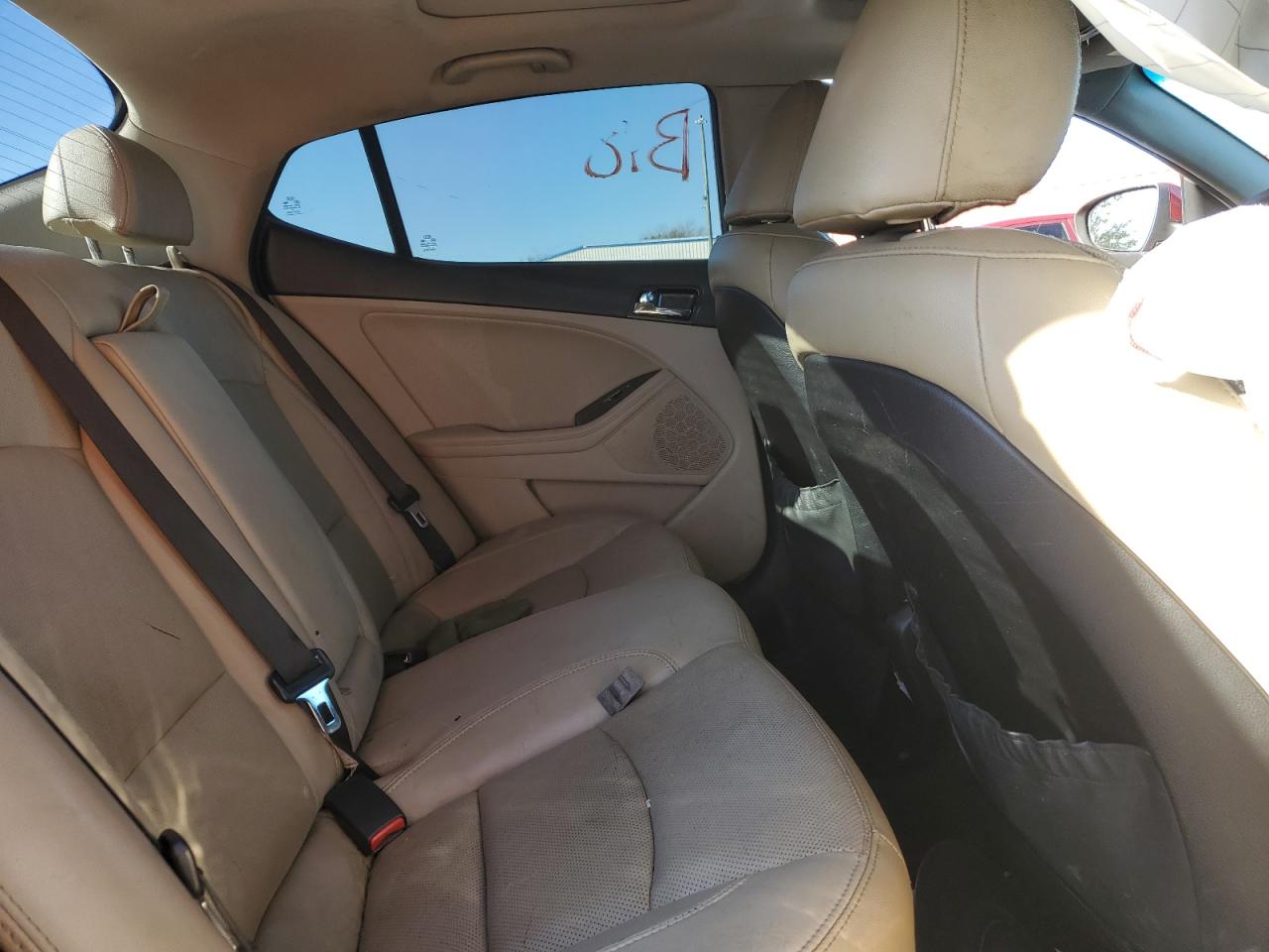 2012 Kia Optima - Image 11