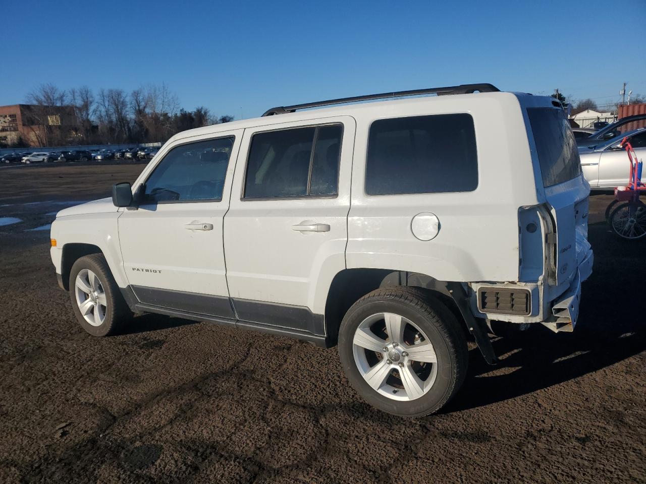 2016 Jeep Liberty (Patriot) - Image 2