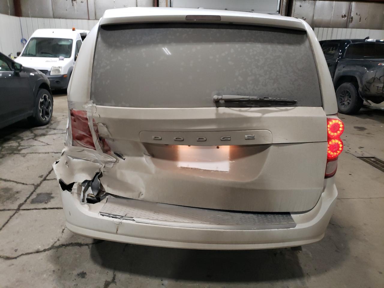 2020 Dodge Caravan - Image 6