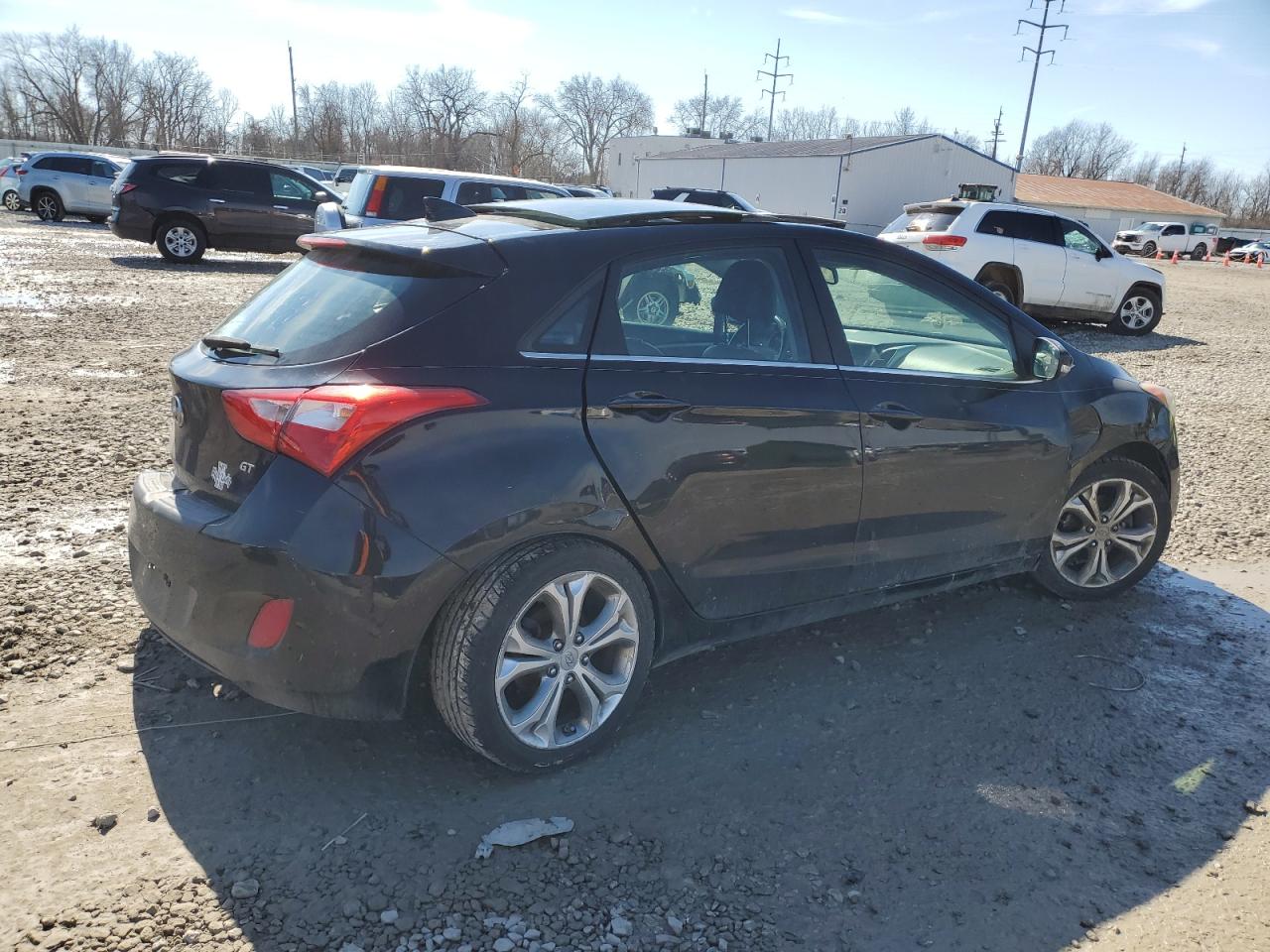 2013 Hyundai Elantra - Image 3