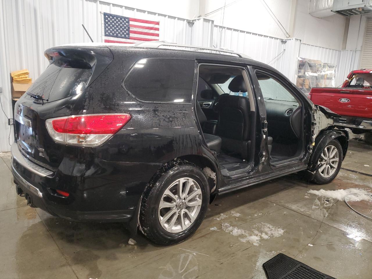 2014 Nissan Pathfinder - Image 3