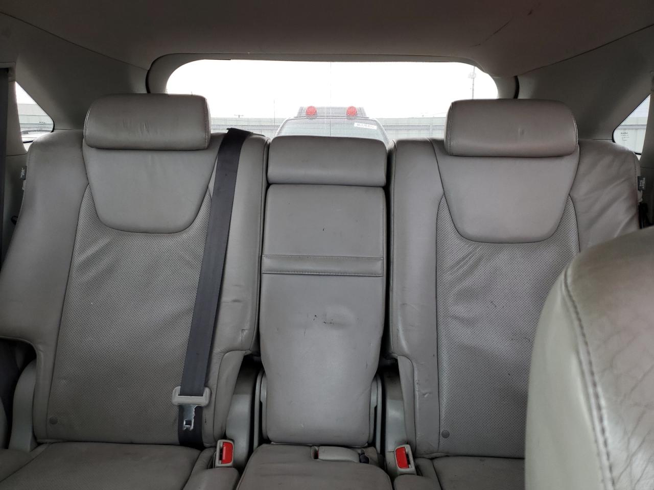 2010 Lexus RX - Image 10