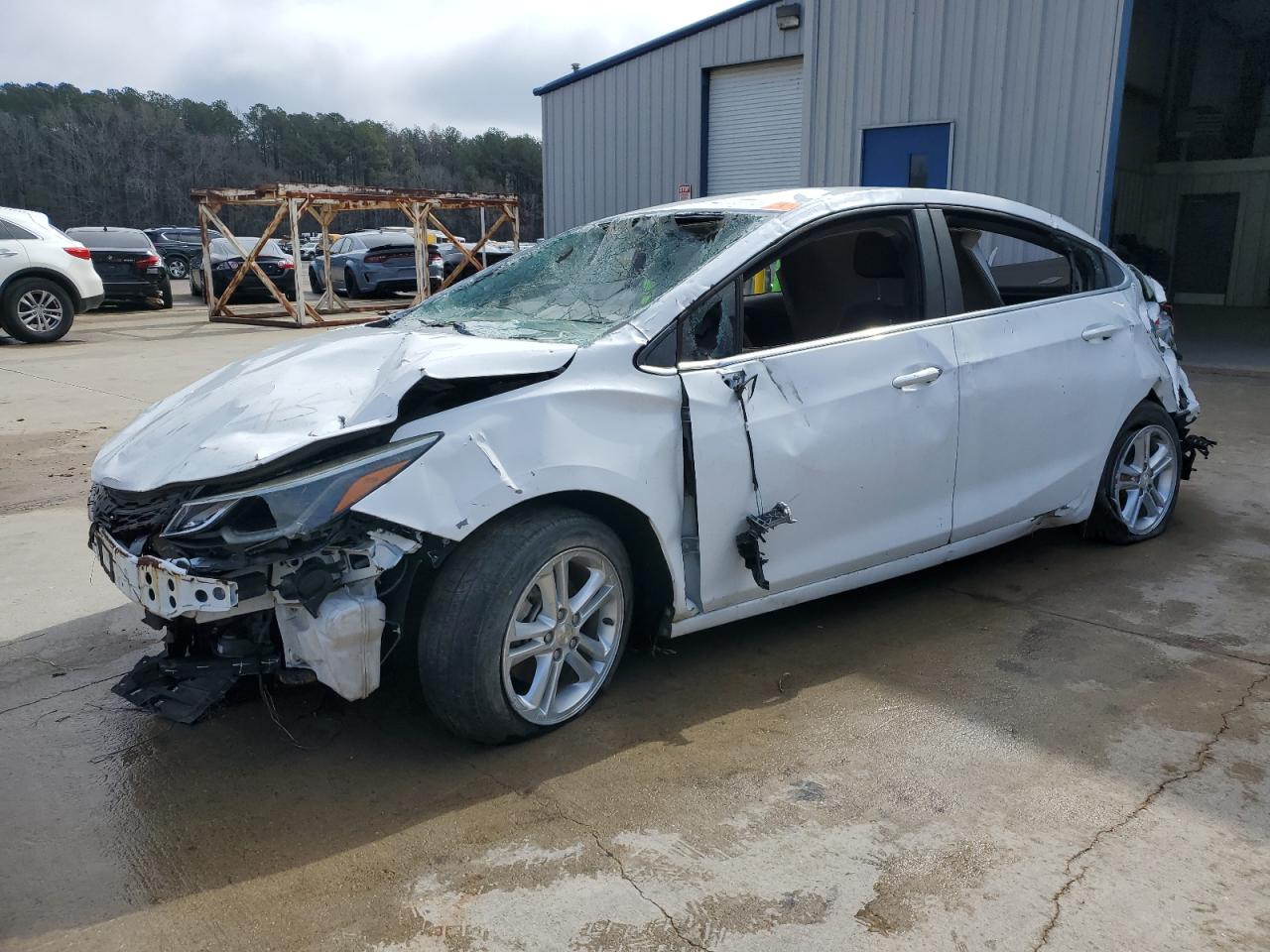 2018 Chevrolet Cruze Lt for Sale in Florence, MS - All Over
