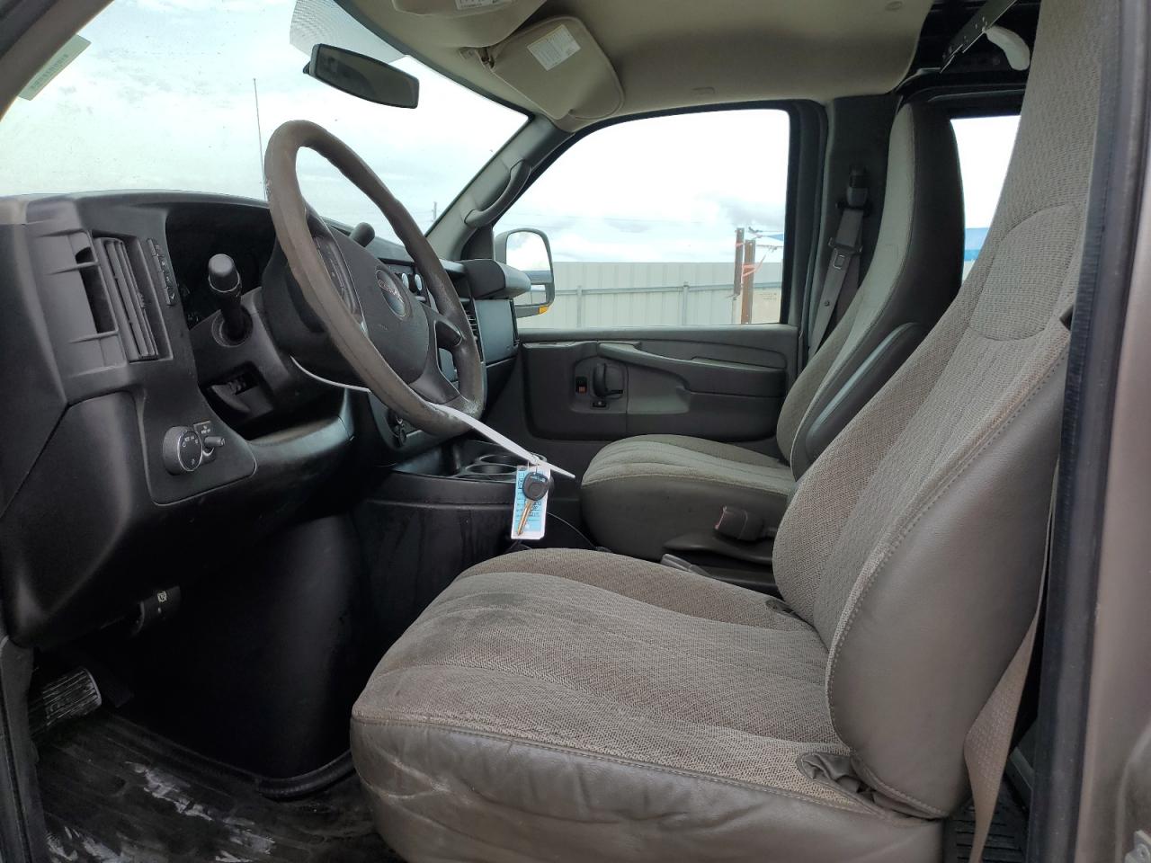 2012 GMC Savana - Image 7