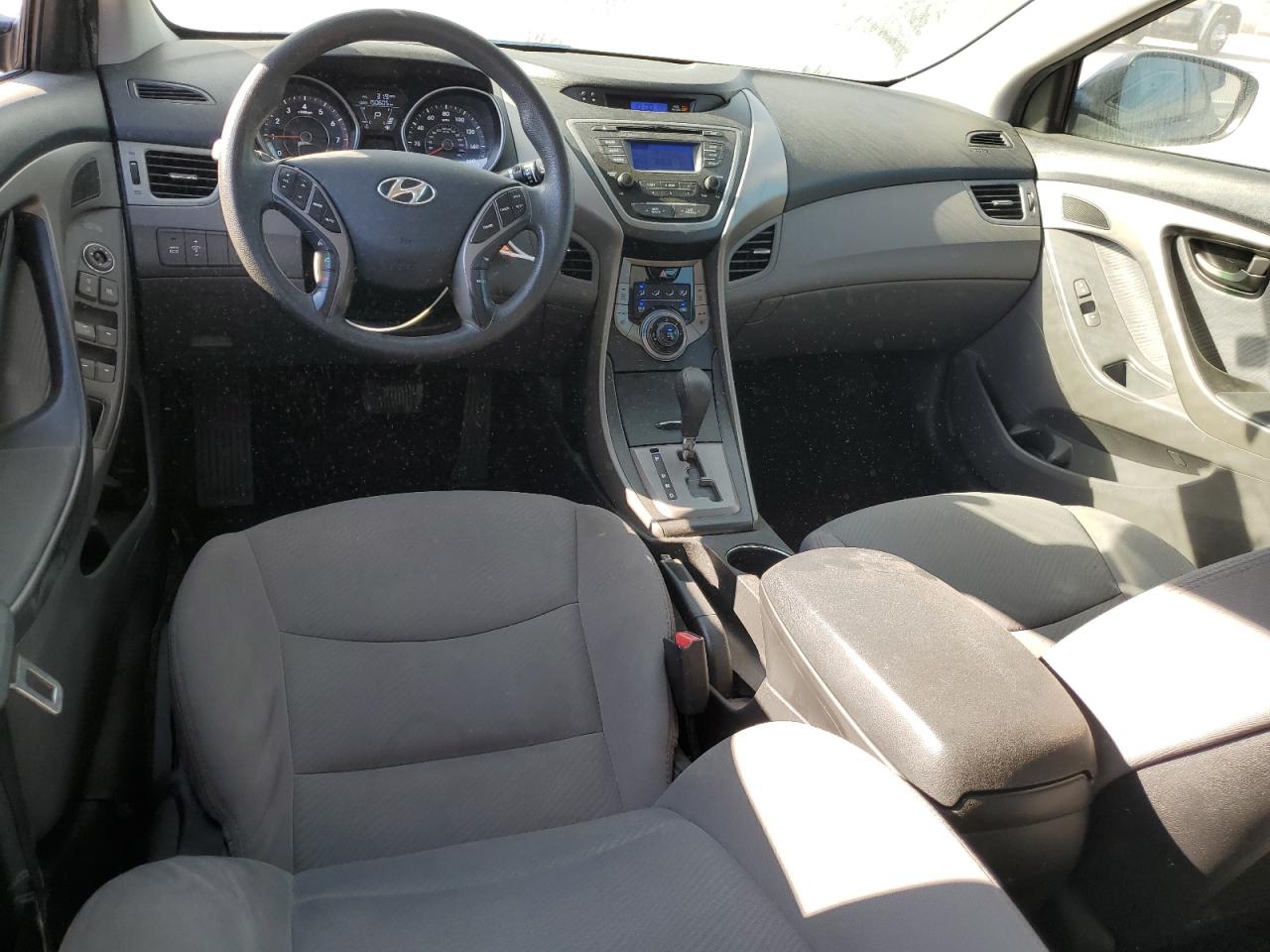 2013 Hyundai Elantra - Image 8