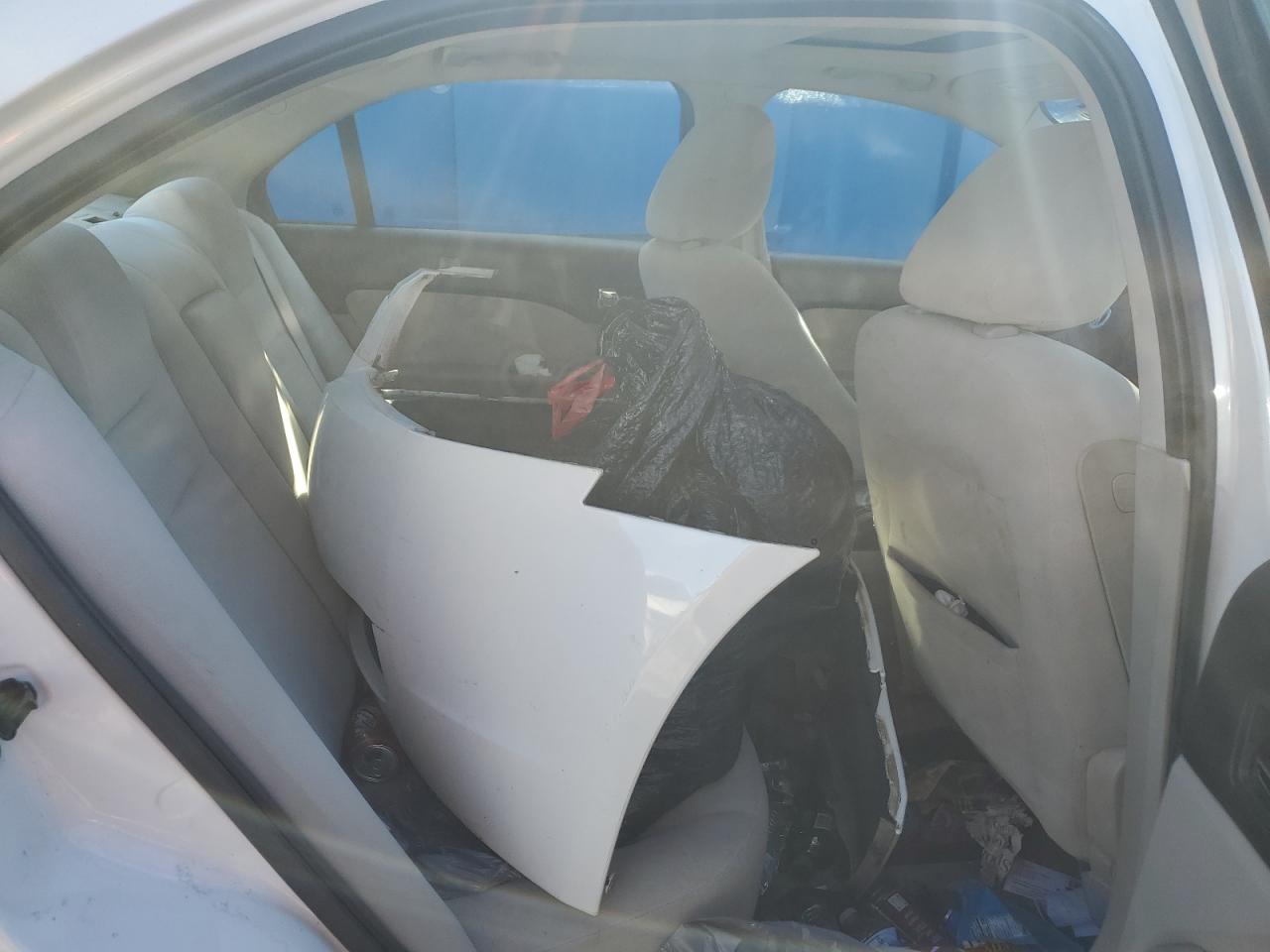 2009 Mercury Milan - Image 10