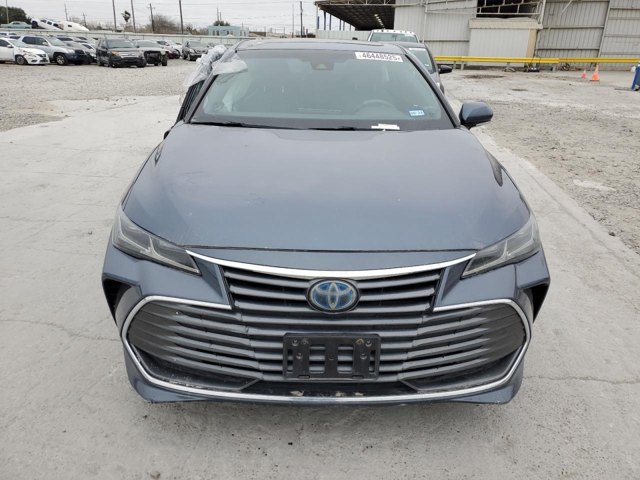 2019 Toyota Avalon - Image 5
