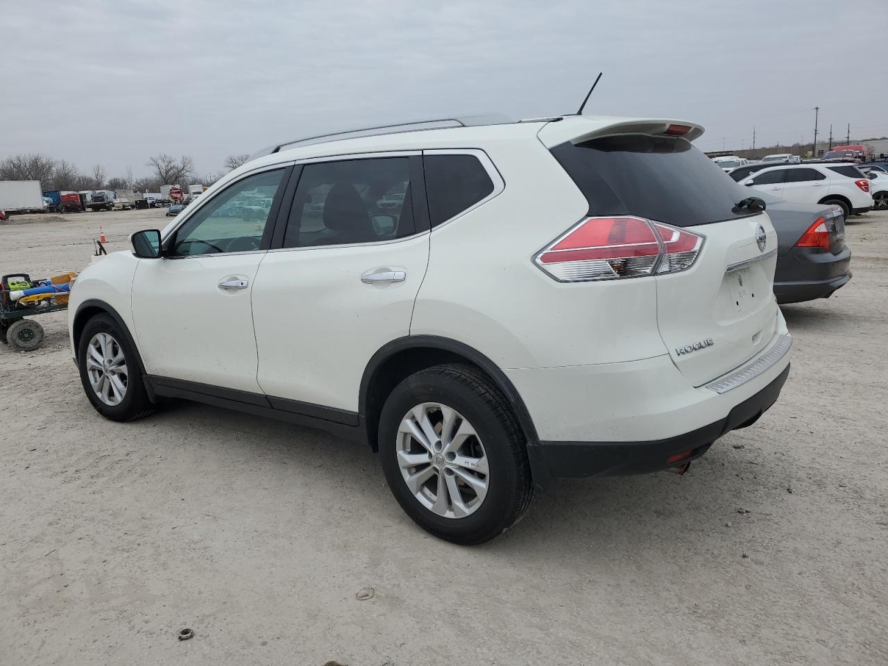 2014 Nissan Rogue - Image 2