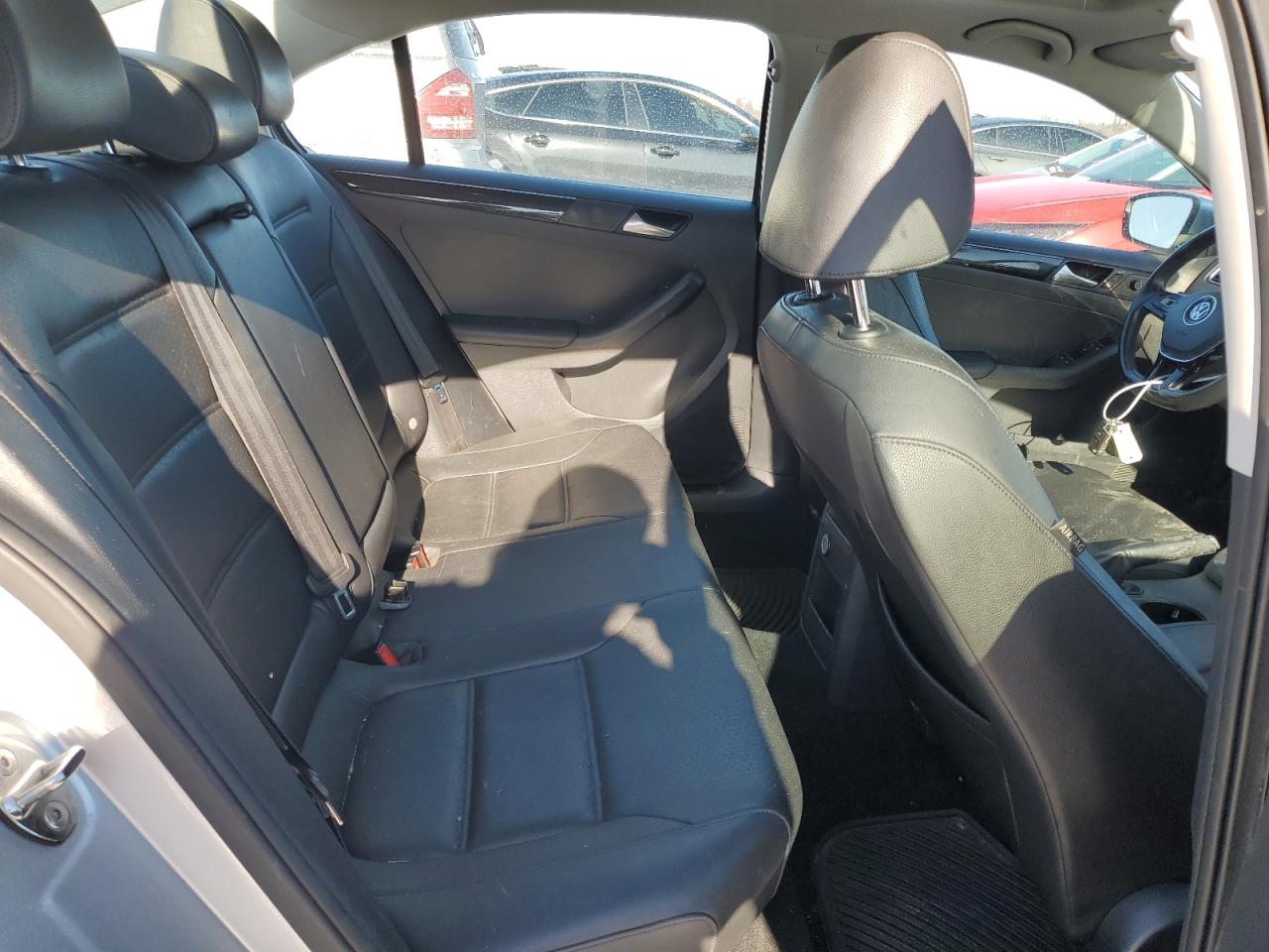 2016 Volkswagen Jetta - Image 10