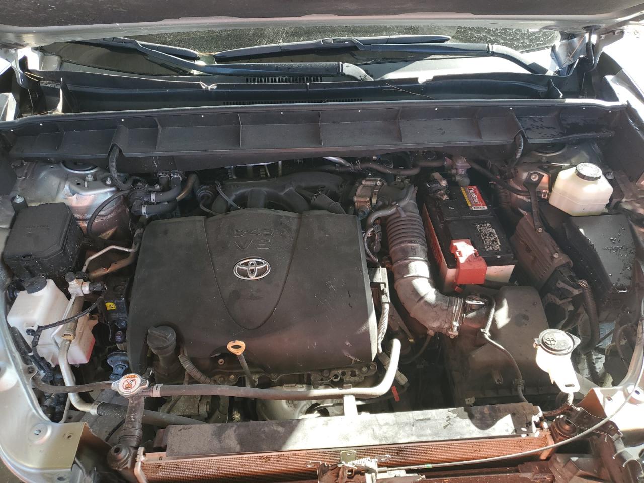 2021 Toyota Highlander - Image 12