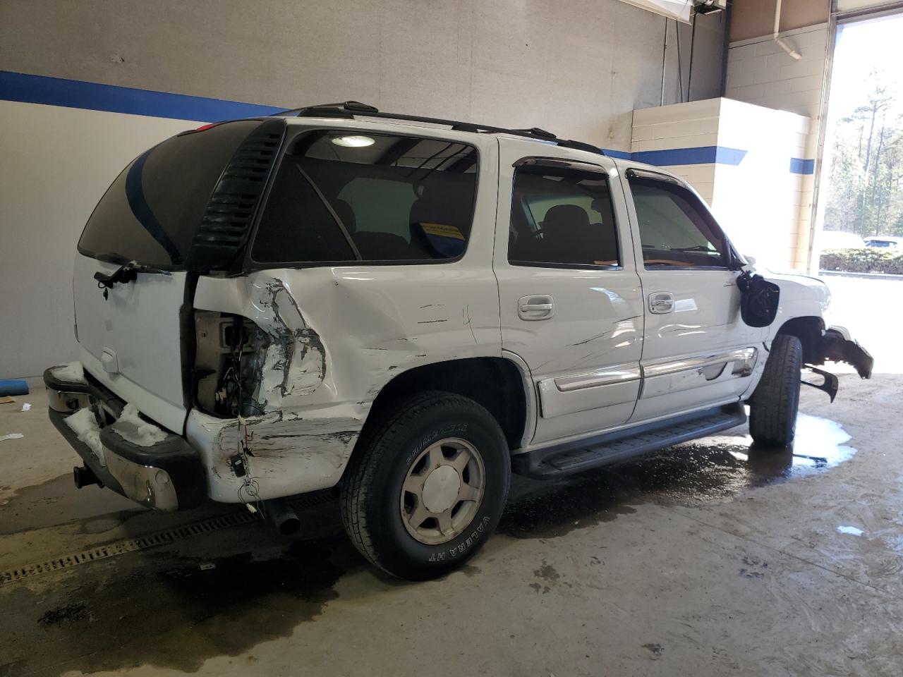 2003 GMC Yukon - Image 3