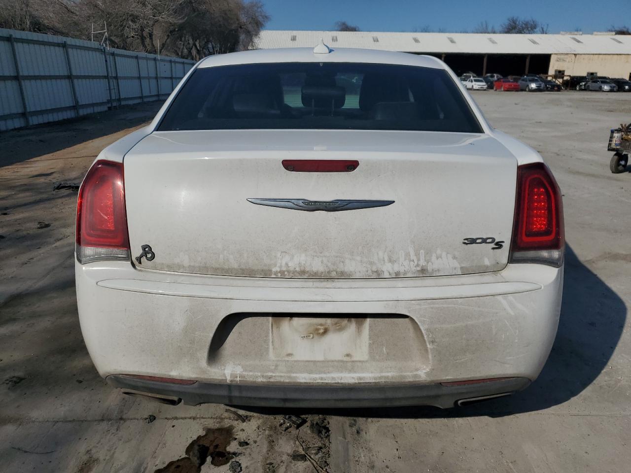 2019 Chrysler 300 - Image 6