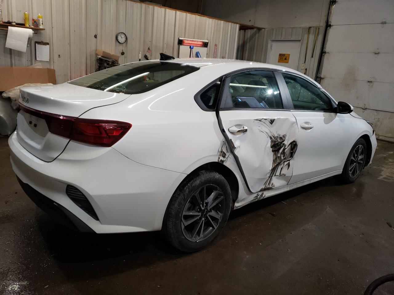 2023 Kia Forte - Image 3
