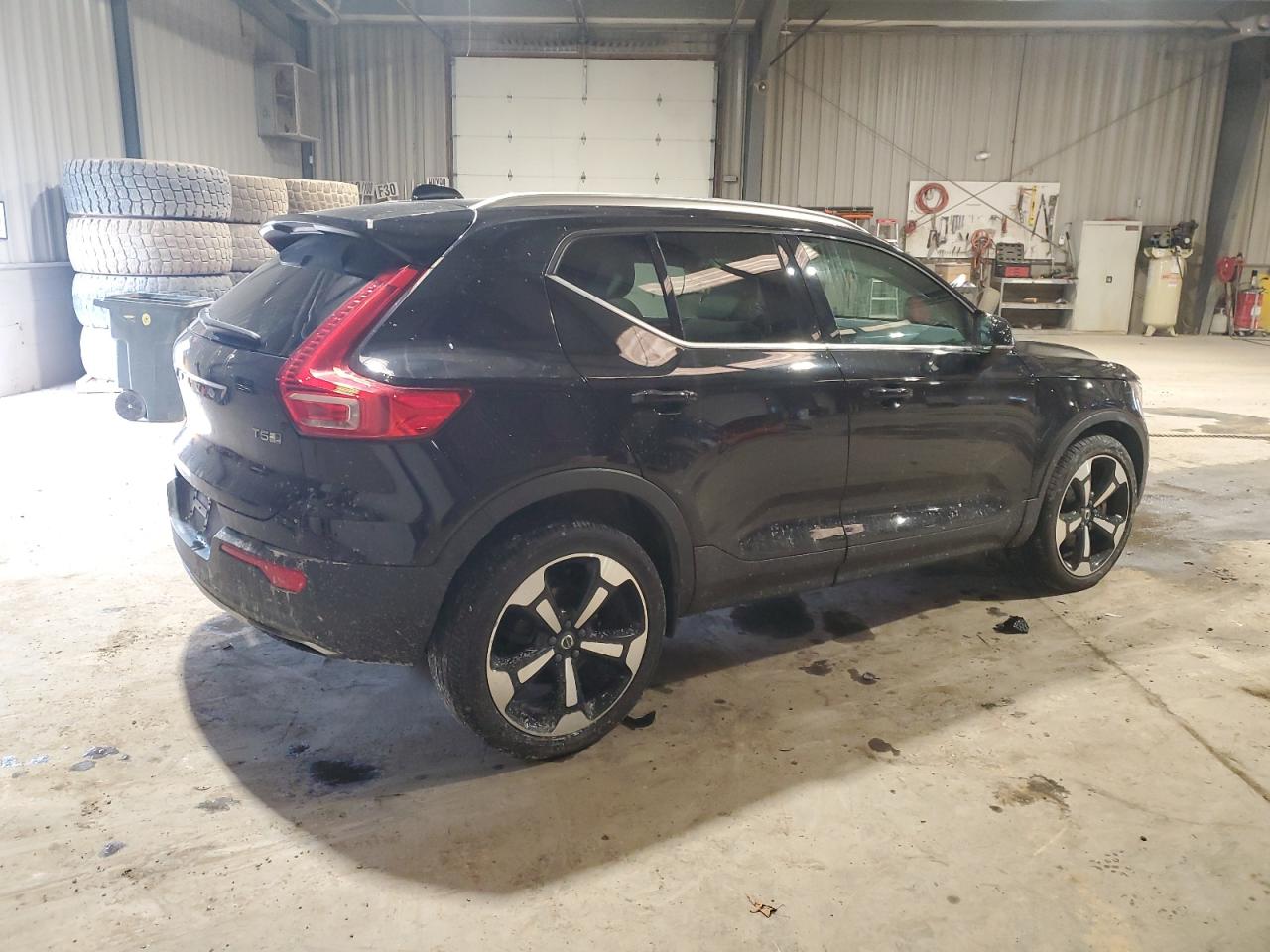2019 Volvo XC40 - Image 3