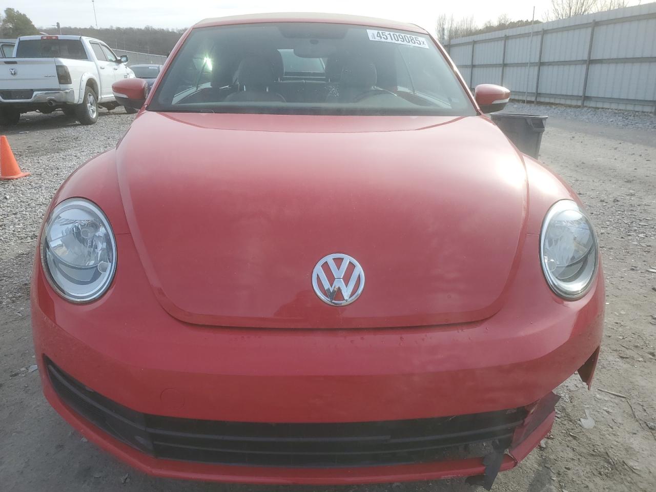 2013 Volkswagen Beetle - Image 5