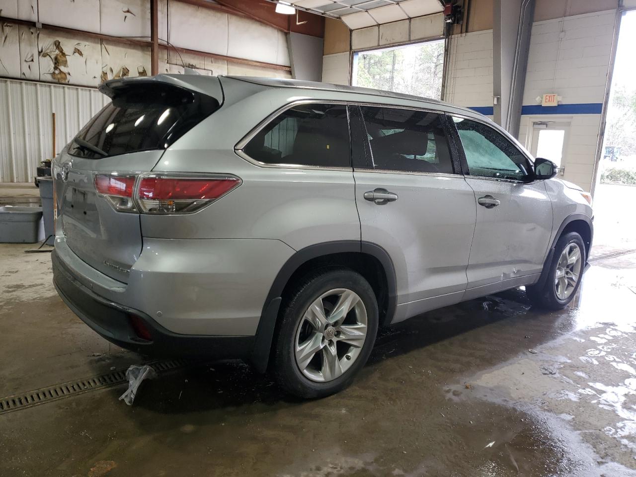 2015 Toyota Highlander - Image 3