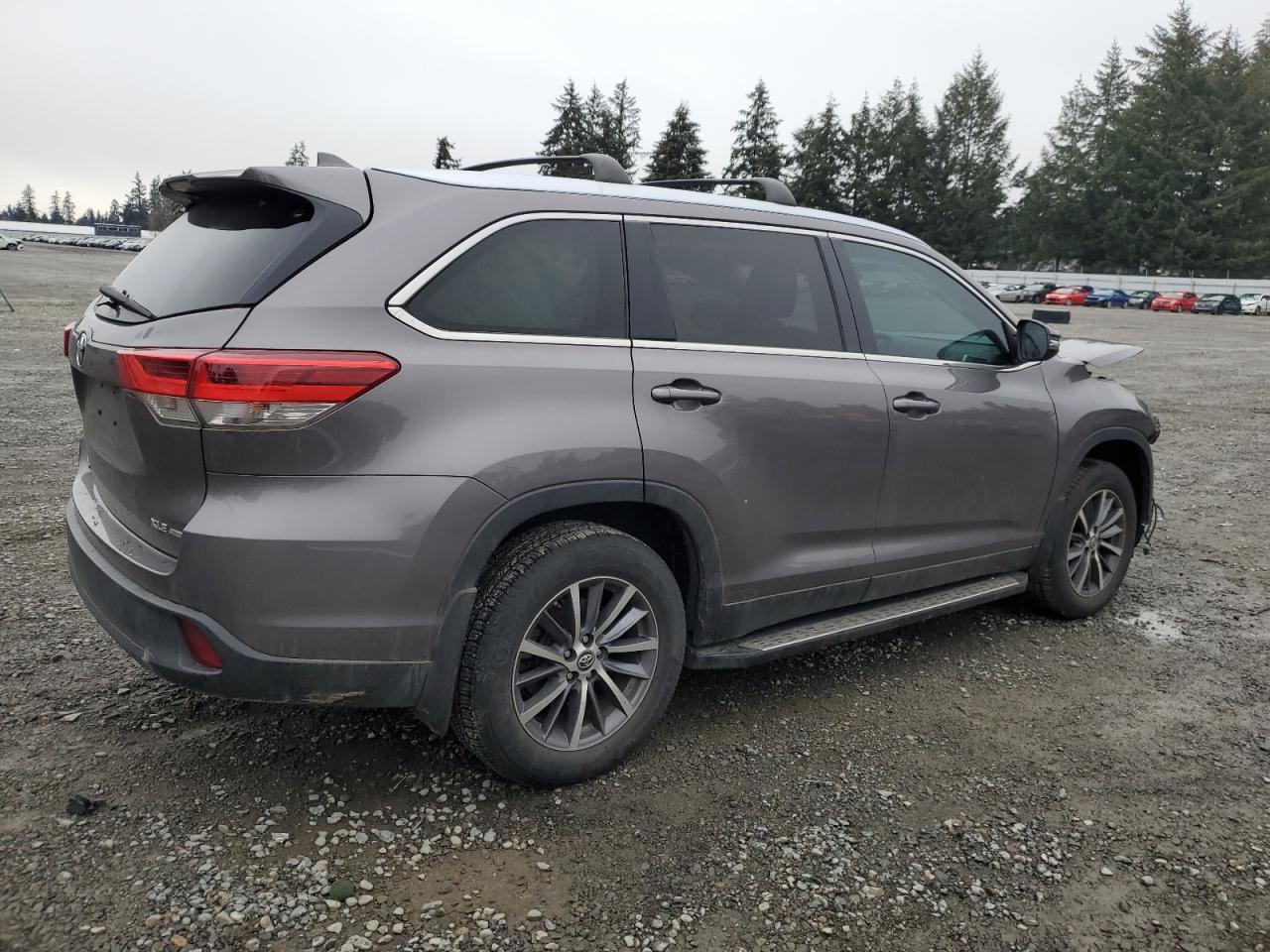 2019 Toyota Highlander - Image 3