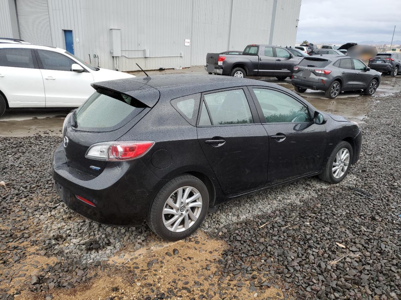 2013 Mazda 3 - Image 3