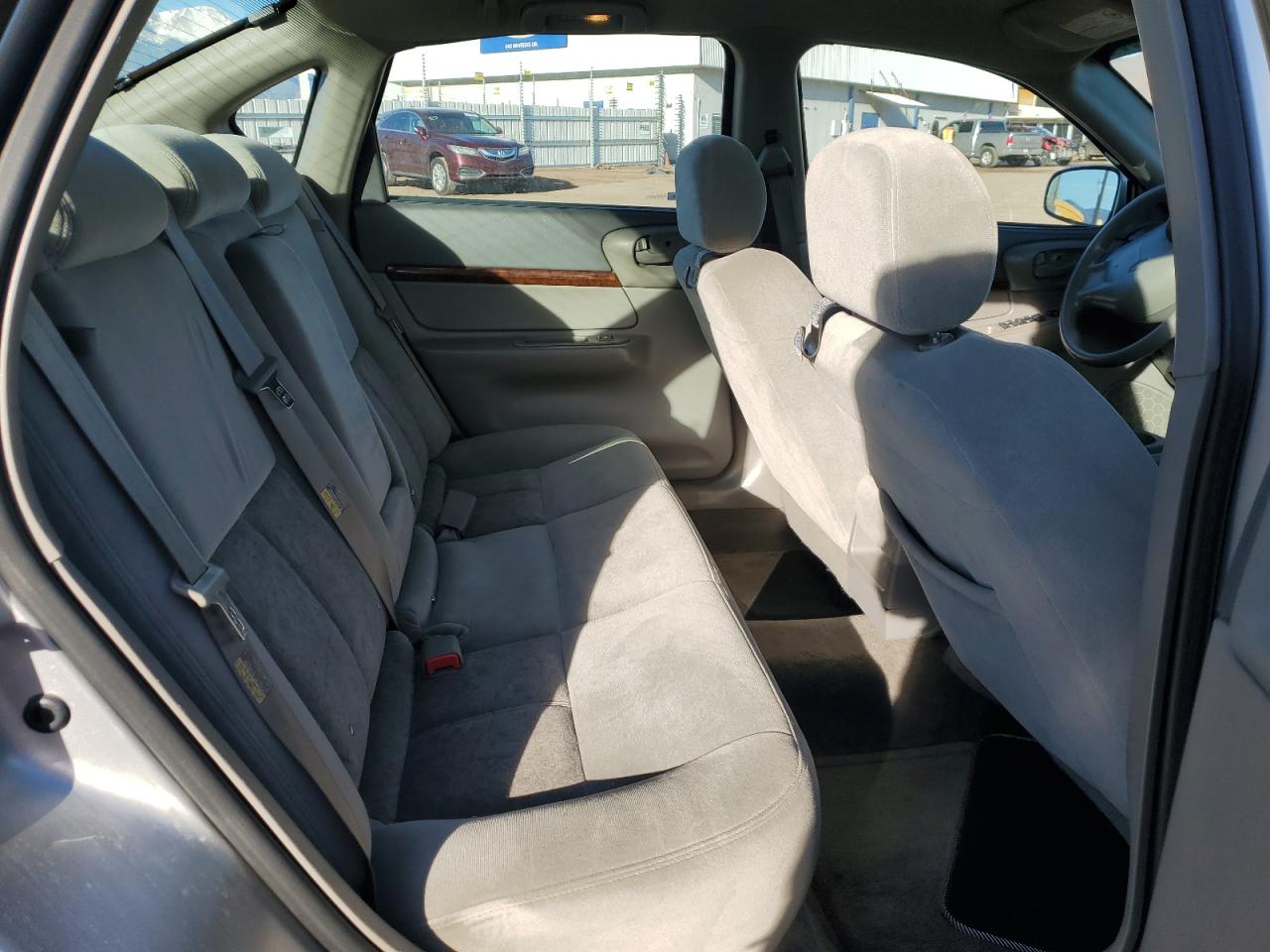 2005 Chevrolet Impala - Image 11