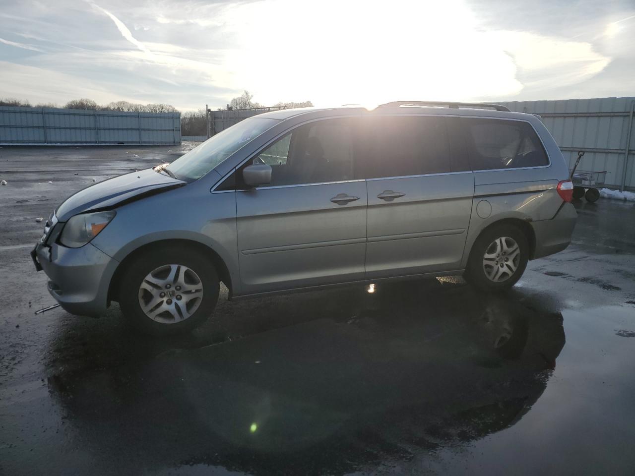 2005 Honda Odyssey - Image 1