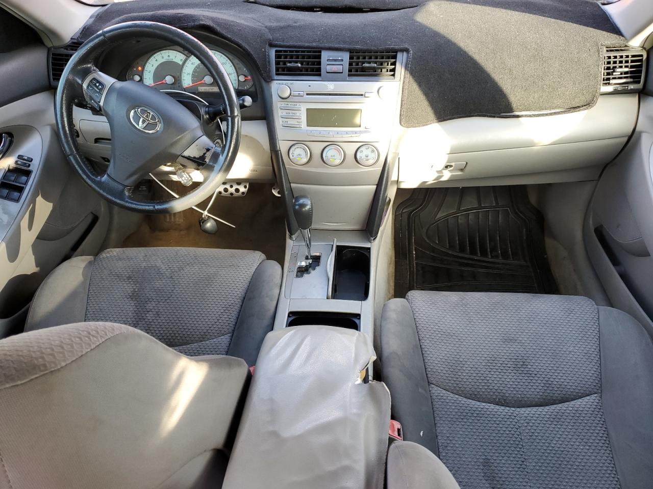 2010 Toyota Camry - Image 8