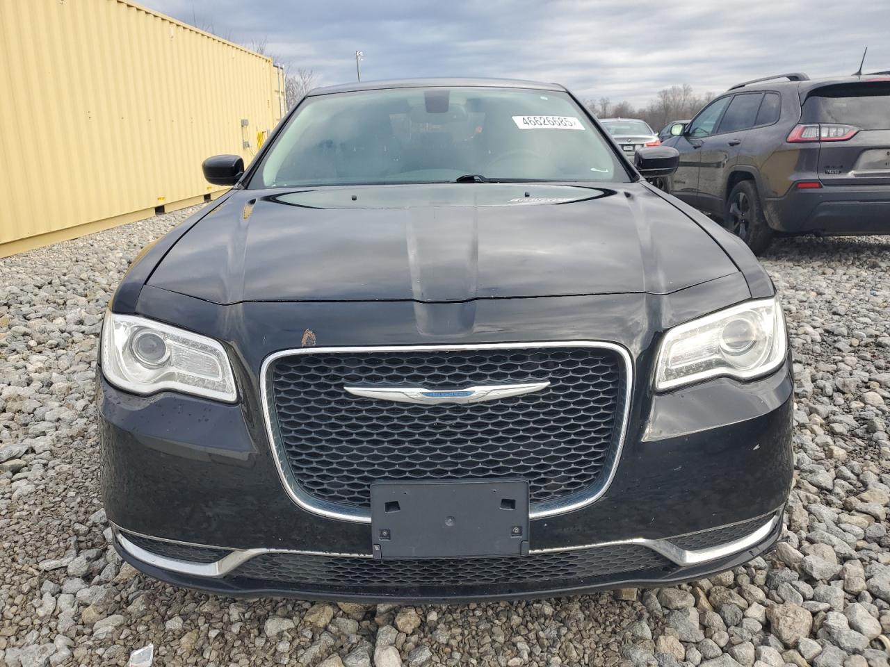 2016 Chrysler 300 - Image 5