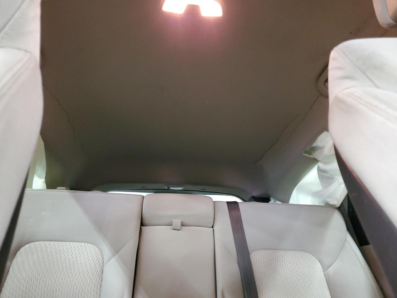 2014 Hyundai Santa Fe - Image 10