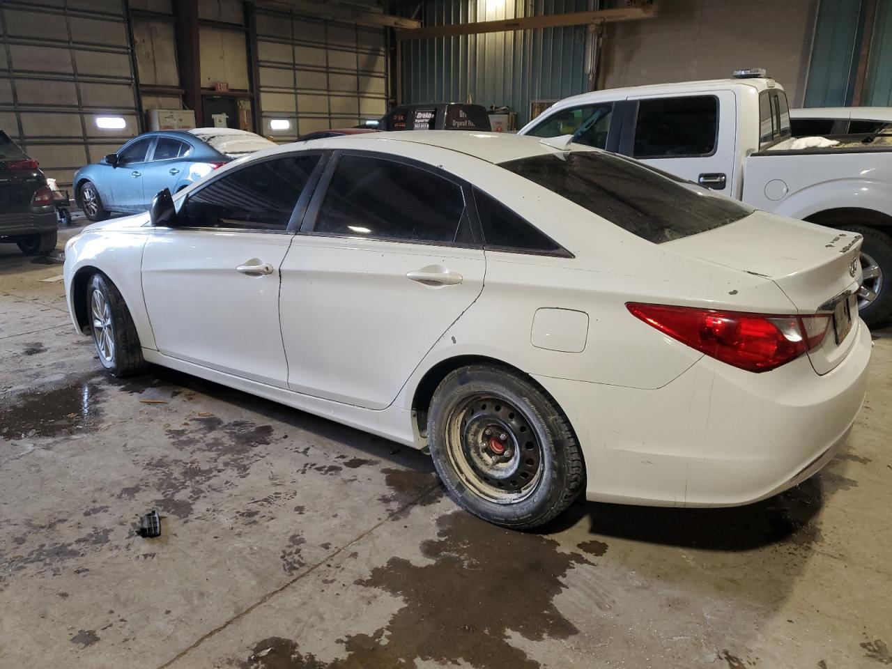 2011 Hyundai Sonata - Image 2