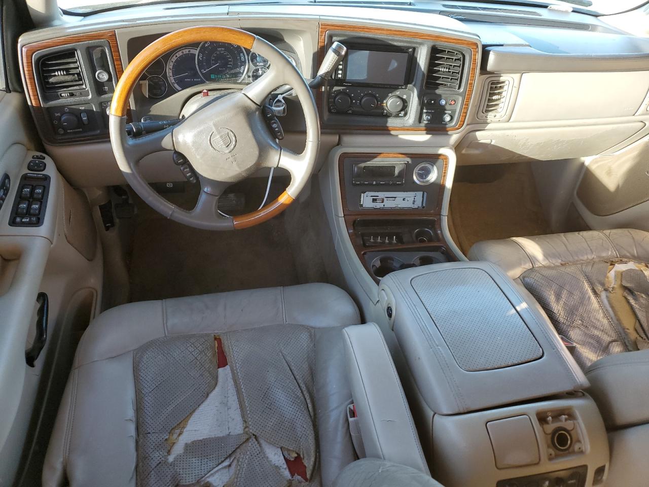 2002 Cadillac Escalade - Image 8