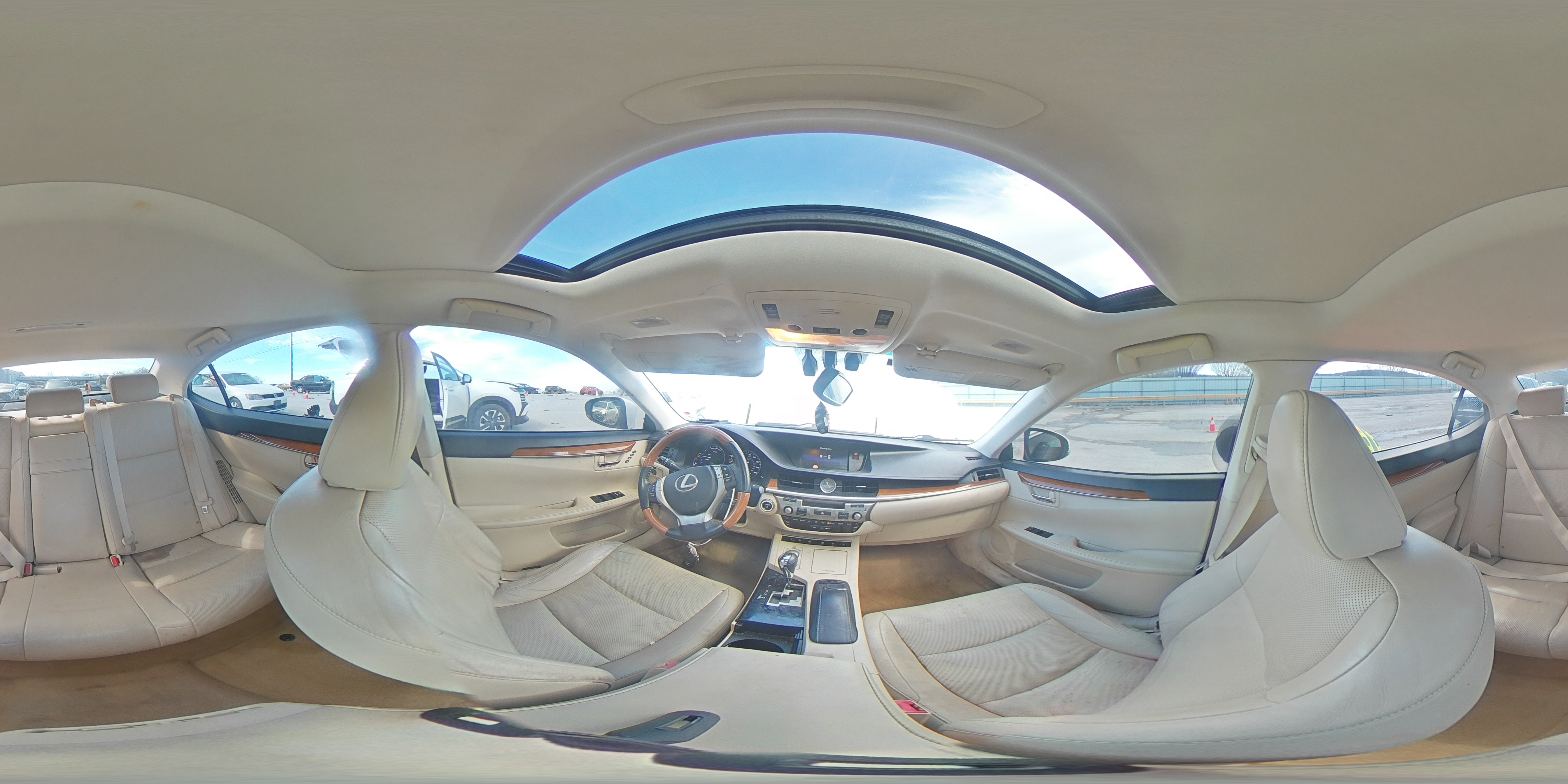 2015 Lexus ES - Image 14