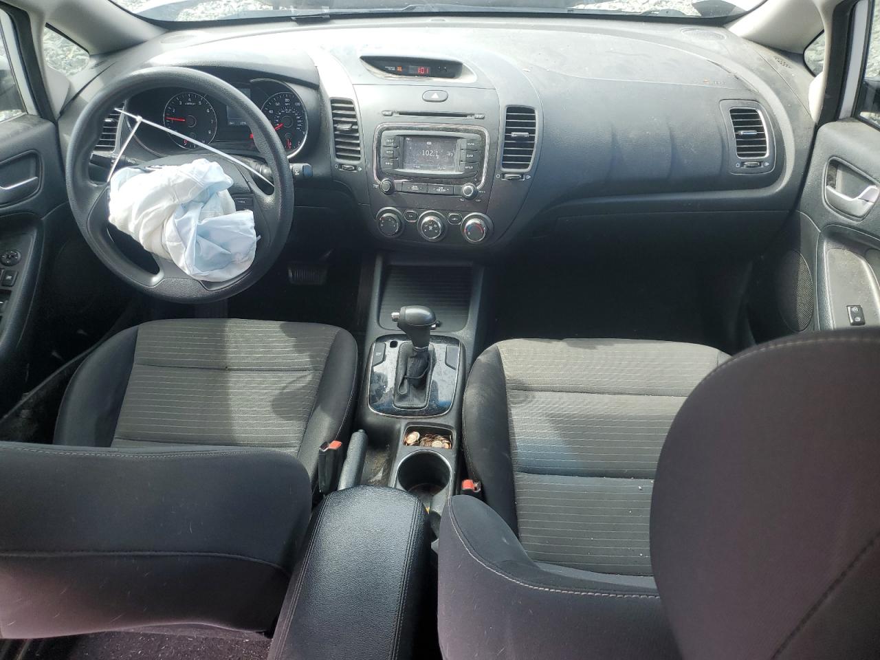 2017 Kia Forte - Image 8