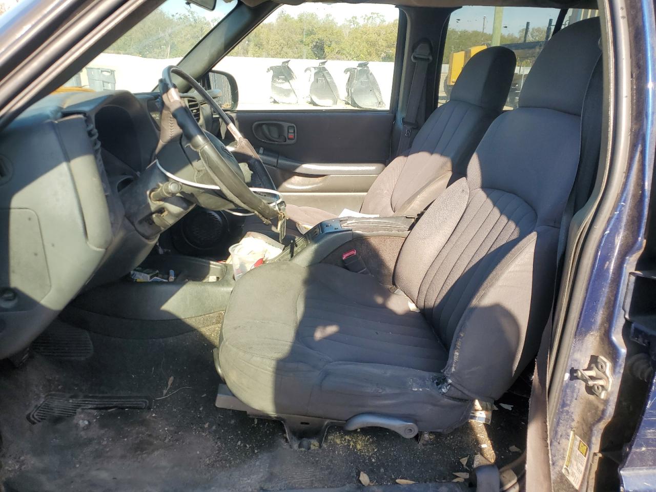 2004 Chevrolet S-10 Pickup - Image 7
