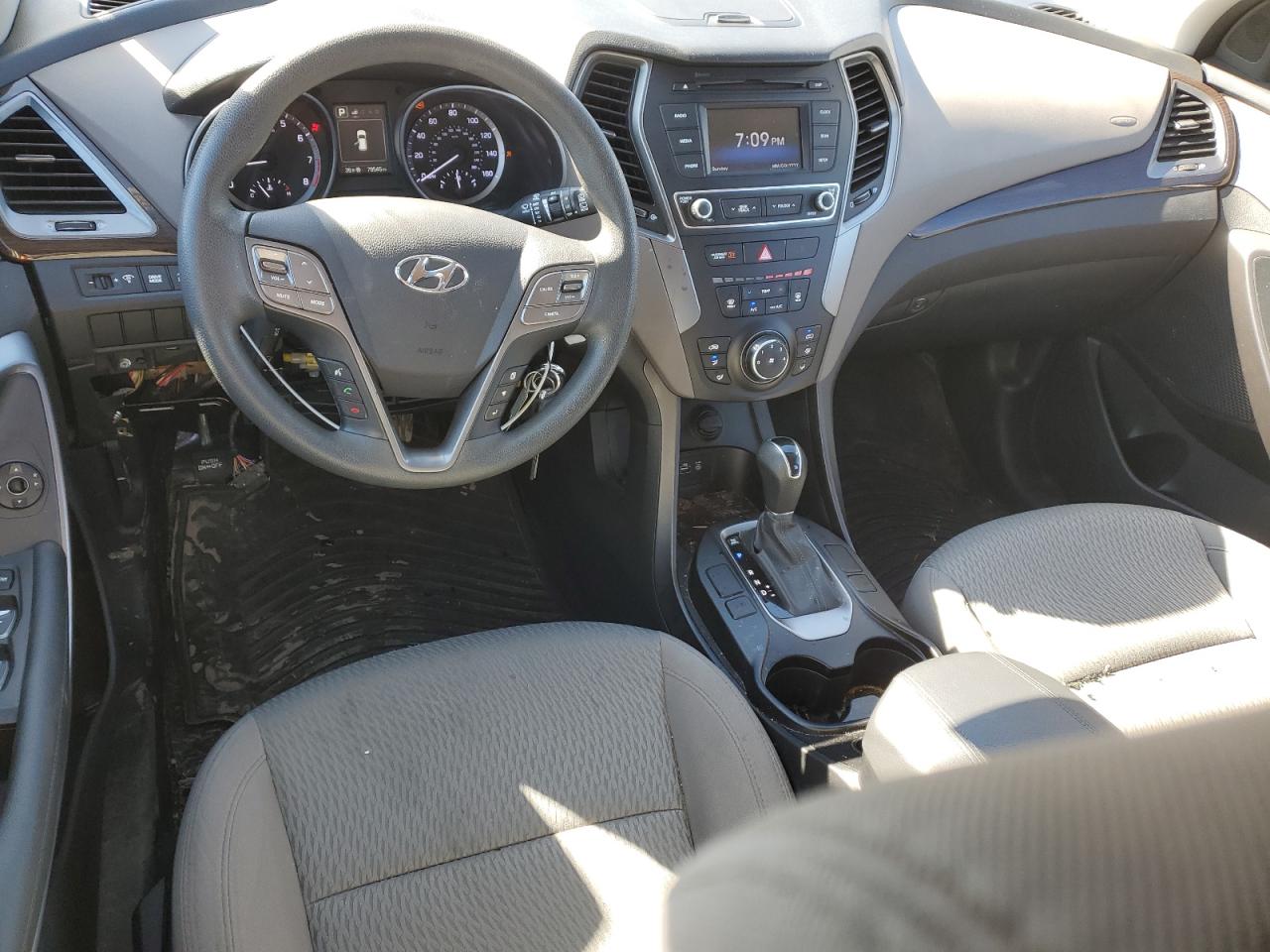 2018 Hyundai Santa Fe - Image 8