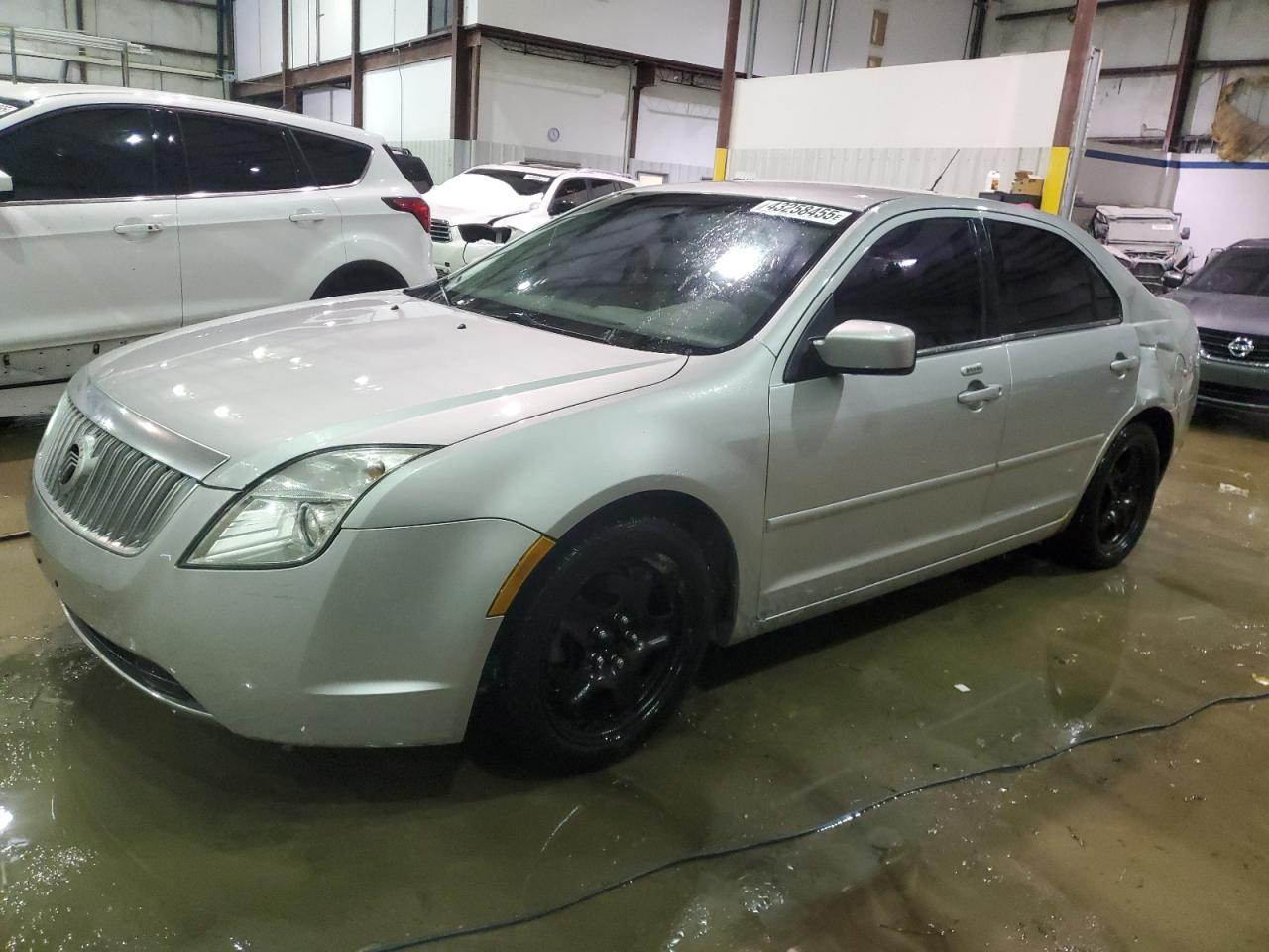 2010 Mercury Milan - Image 1