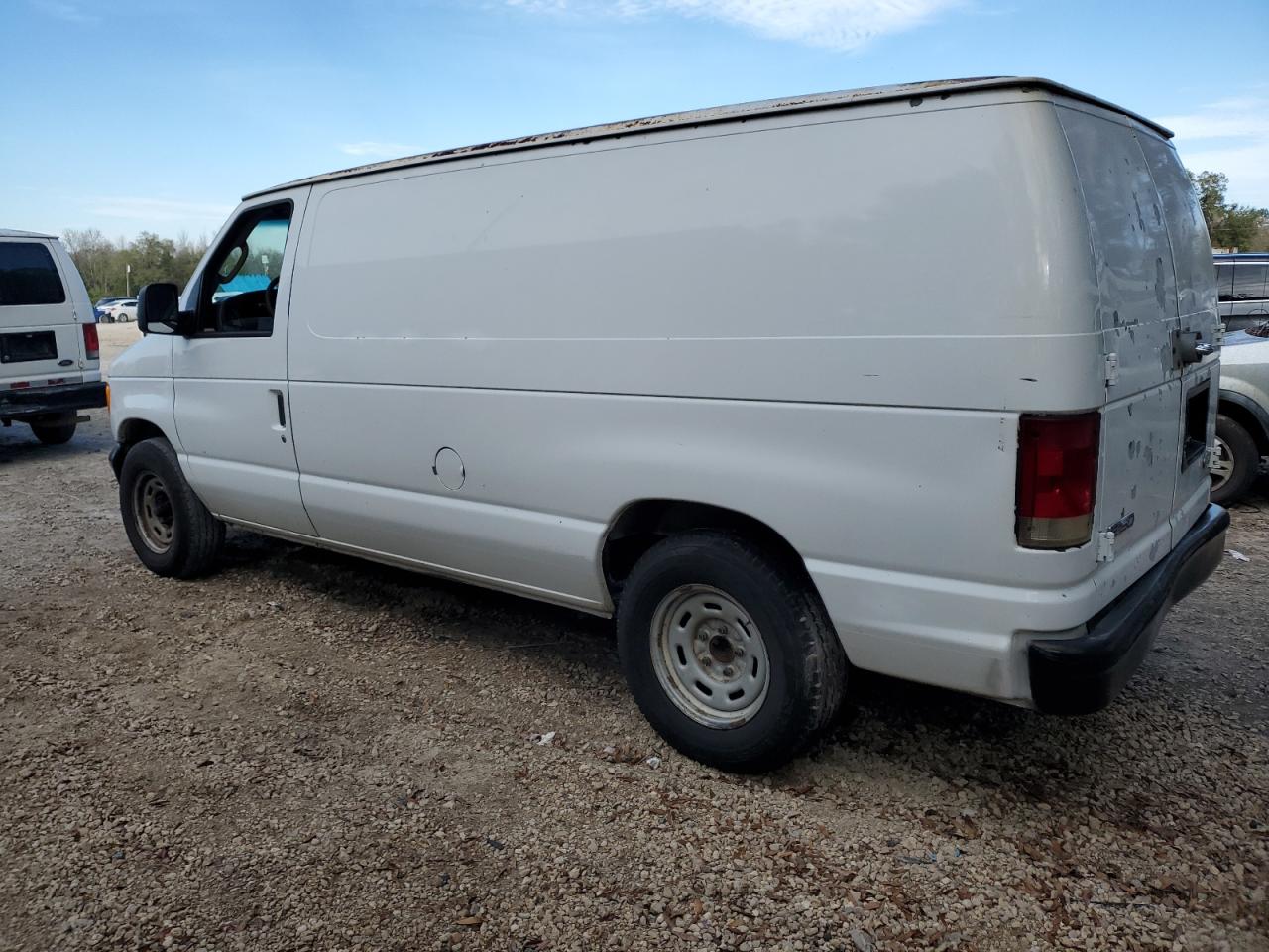 2006 Ford Econoline - Image 2