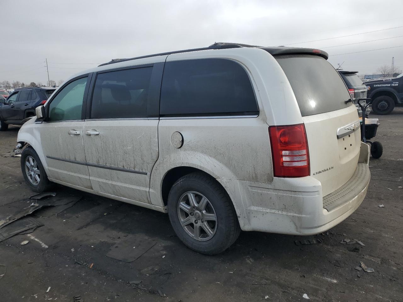 2010 Chrysler Town & Country - Image 2