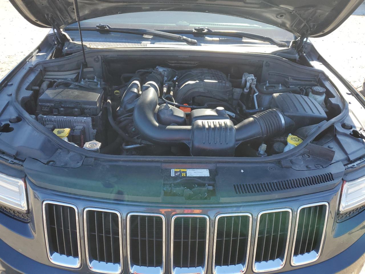 2015 Jeep Grand Cherokee - Image 12