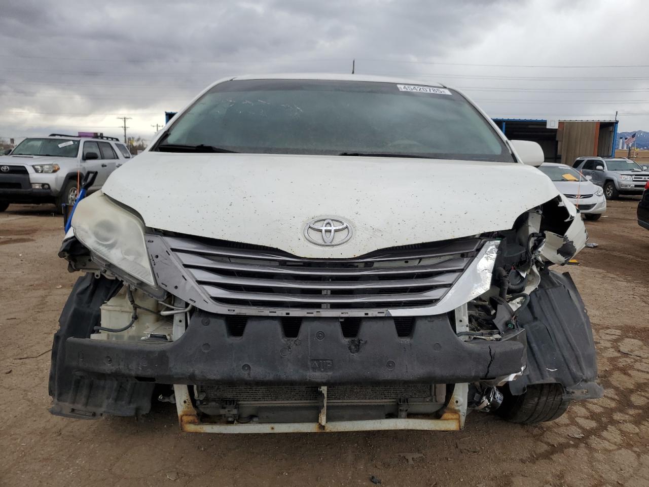 2012 Toyota Sienna - Image 5