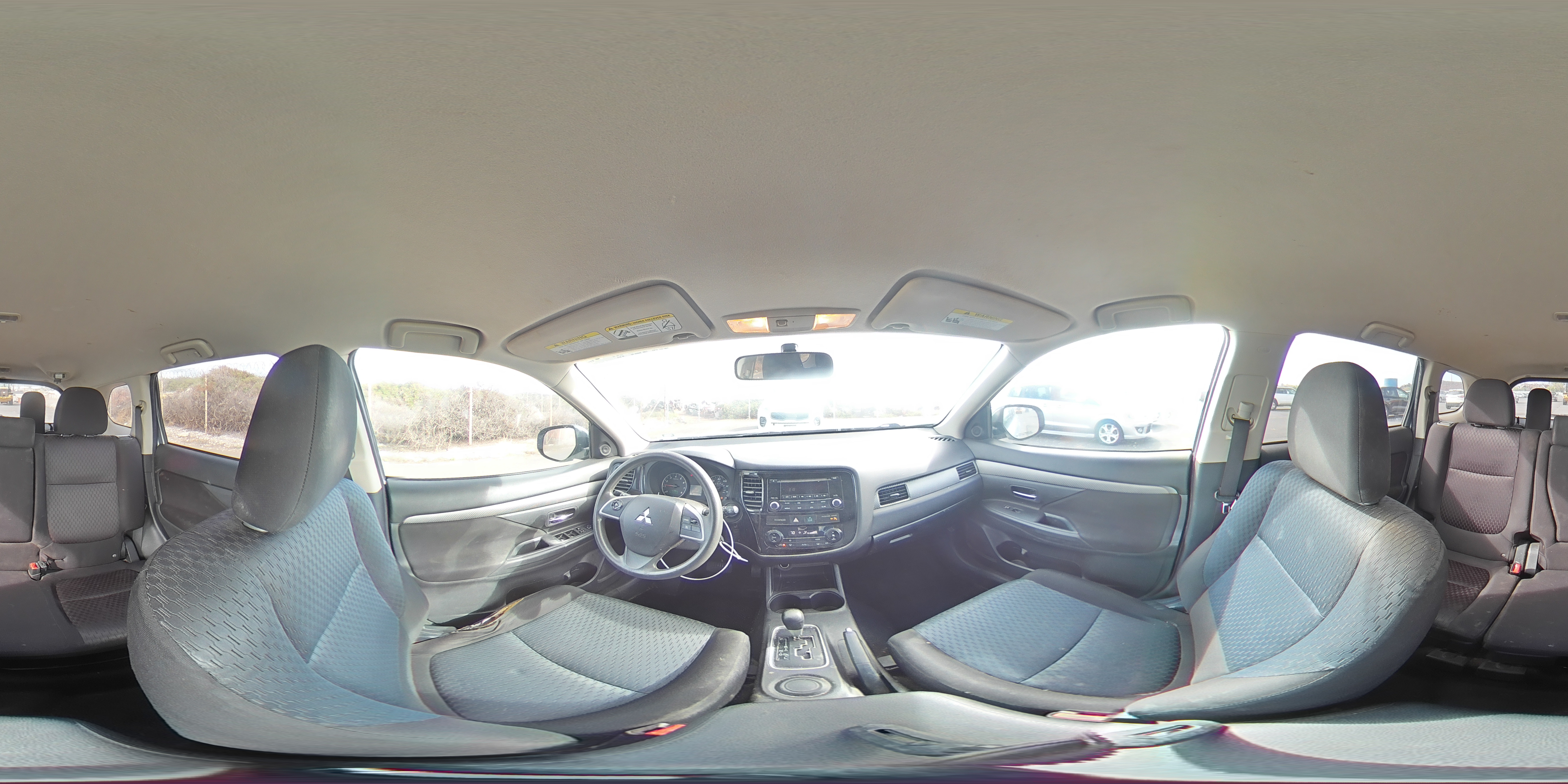 2014 Mitsubishi Outlander - Image 14