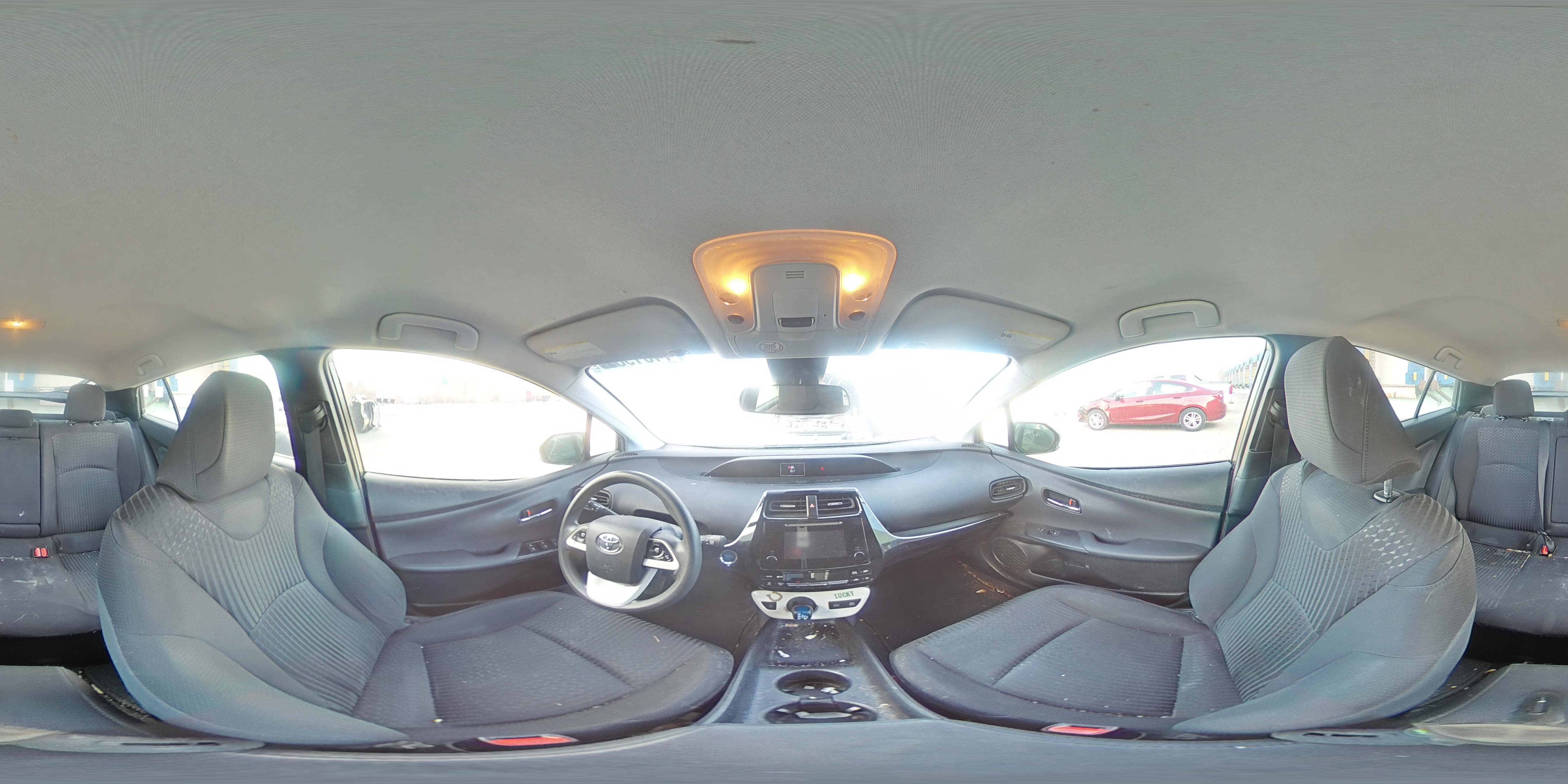 2018 Toyota Prius - Image 13