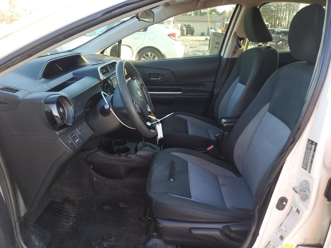 2018 Toyota Prius - Image 7