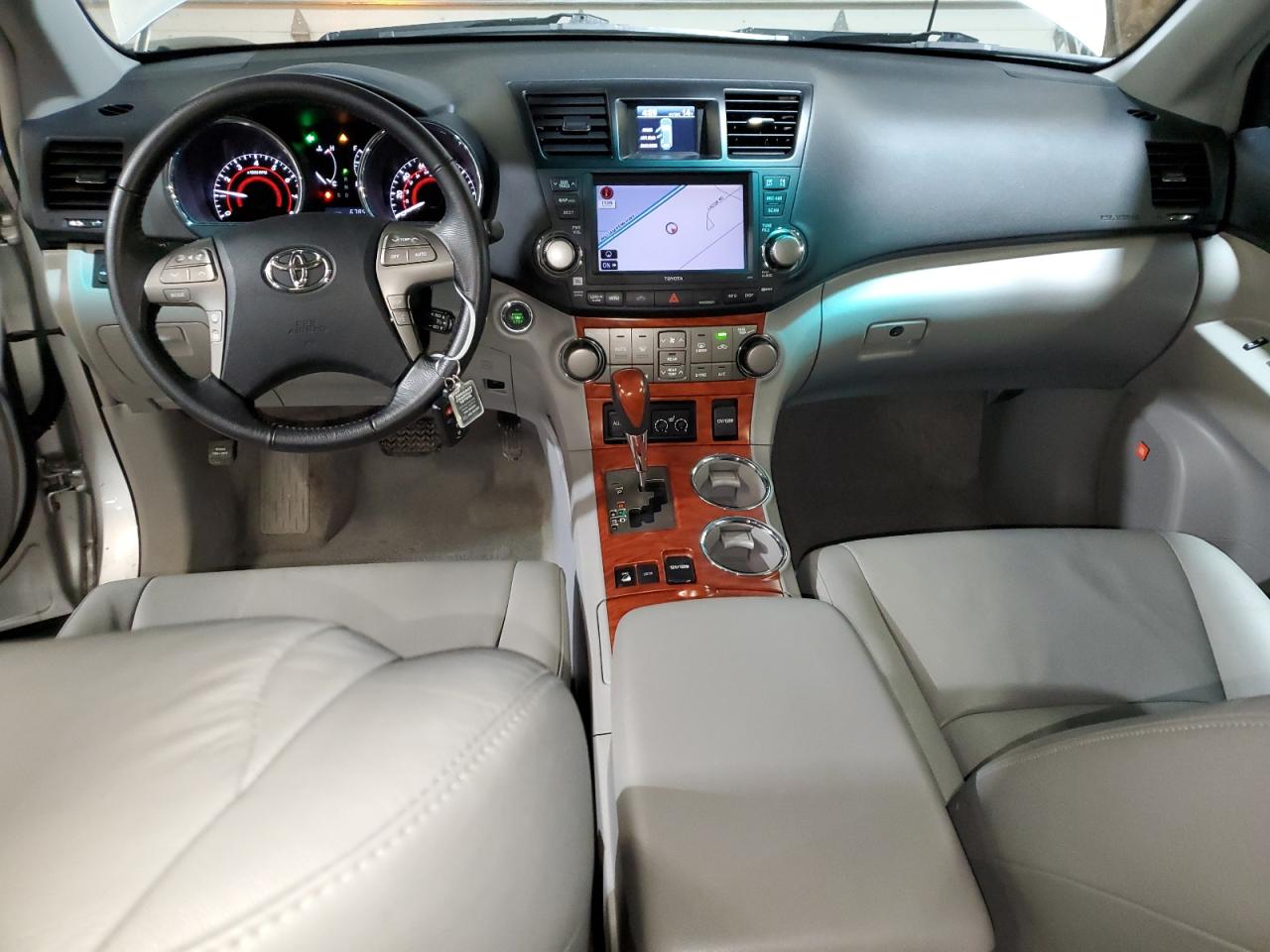 2010 Toyota Highlander - Image 8