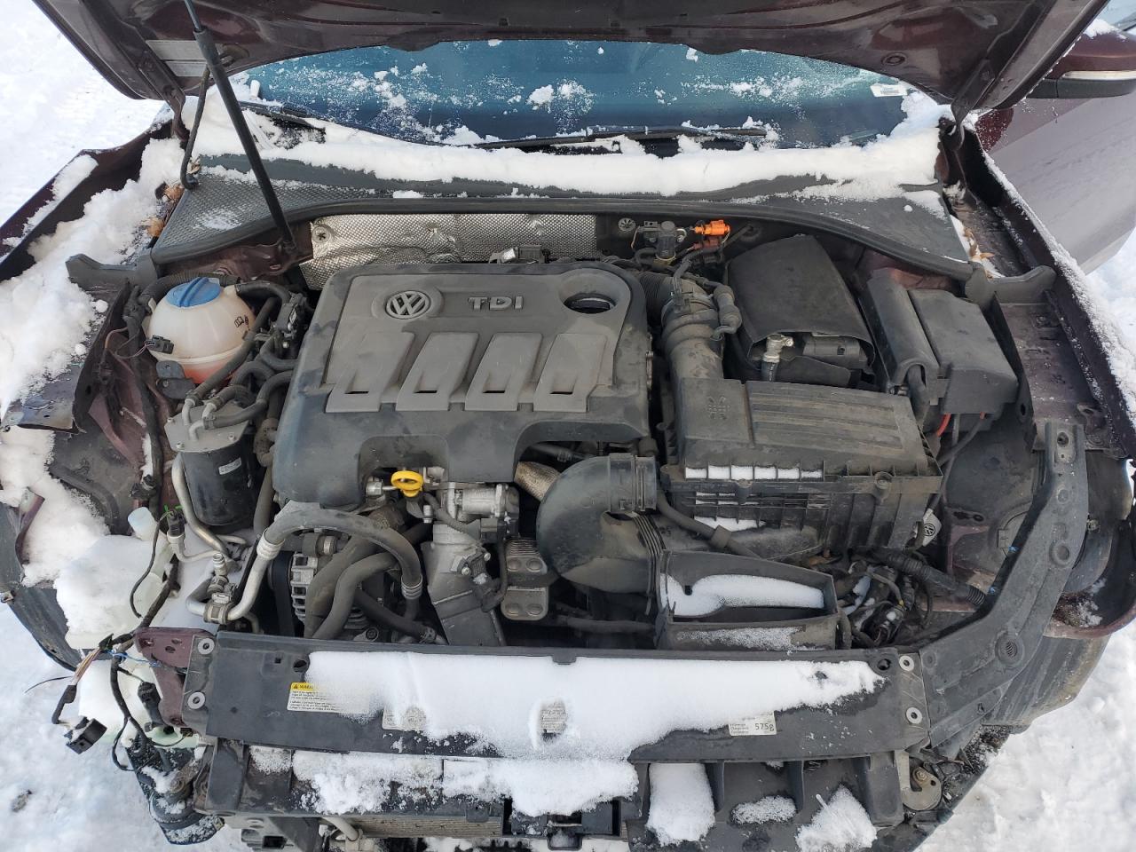 2014 Volkswagen Passat - Image 11