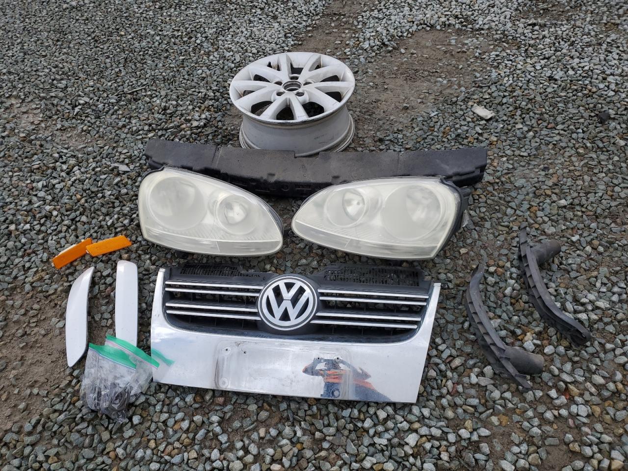 2009 Volkswagen Jetta - Image 12